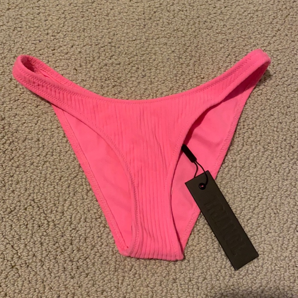 Small triangl bikini bottoms (cheeky)
